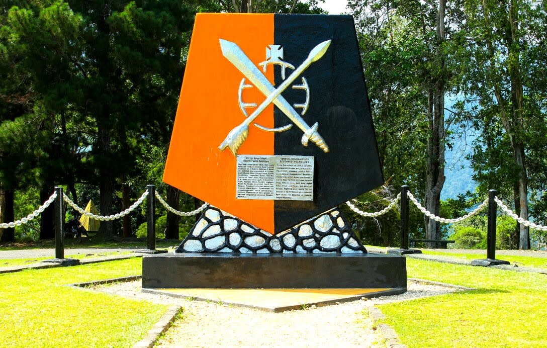 Monumen Mac Arthur