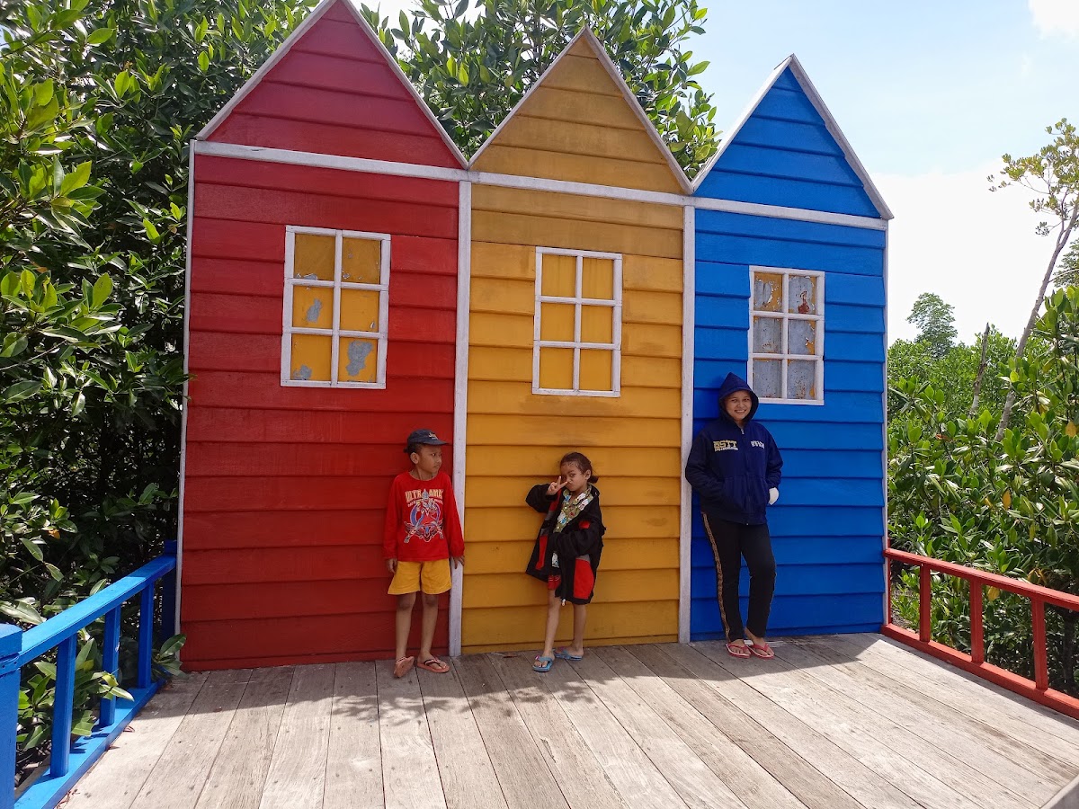 Taman Wisata Mangrove Klawalu Sorong