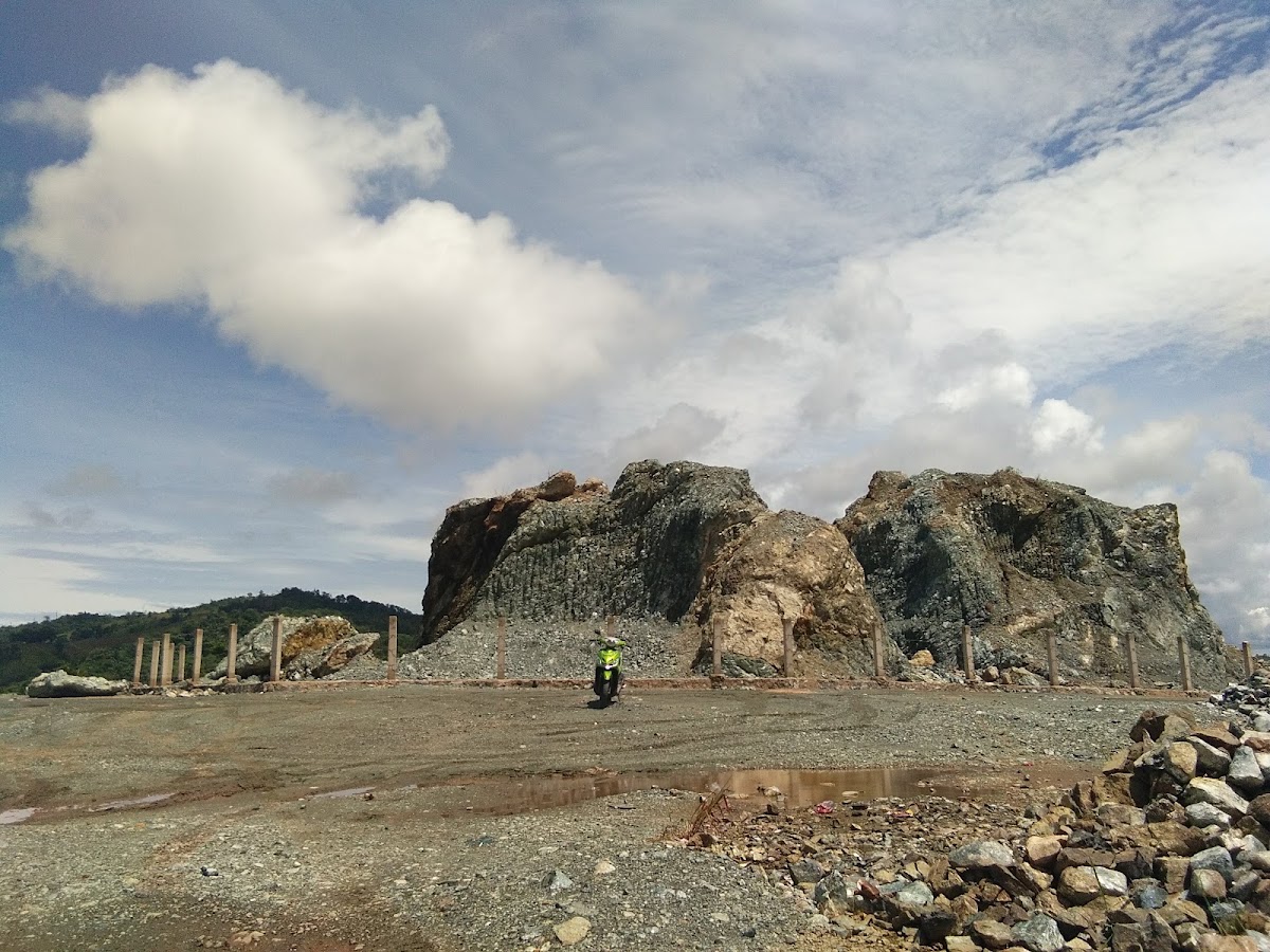 Gunung Pelana