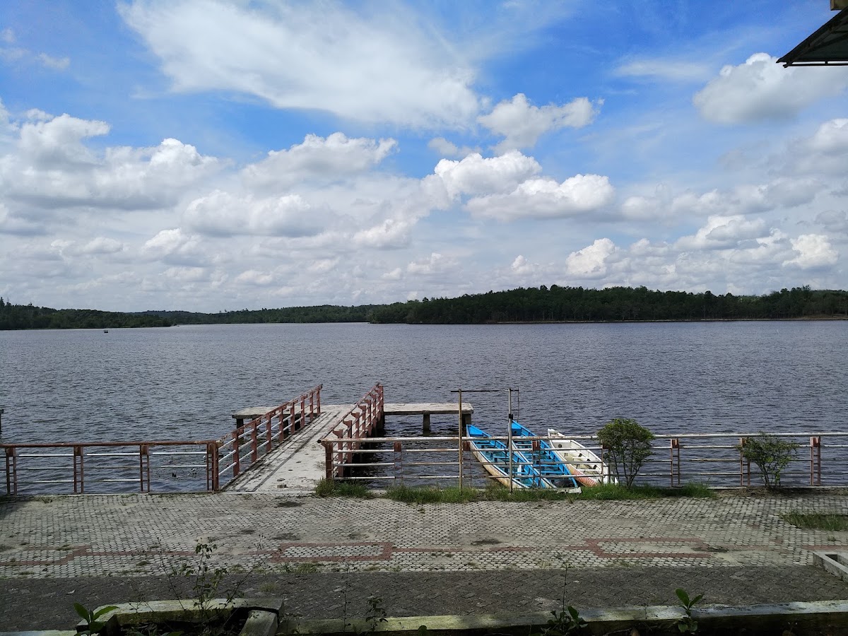 Wisata Danau Khayangan