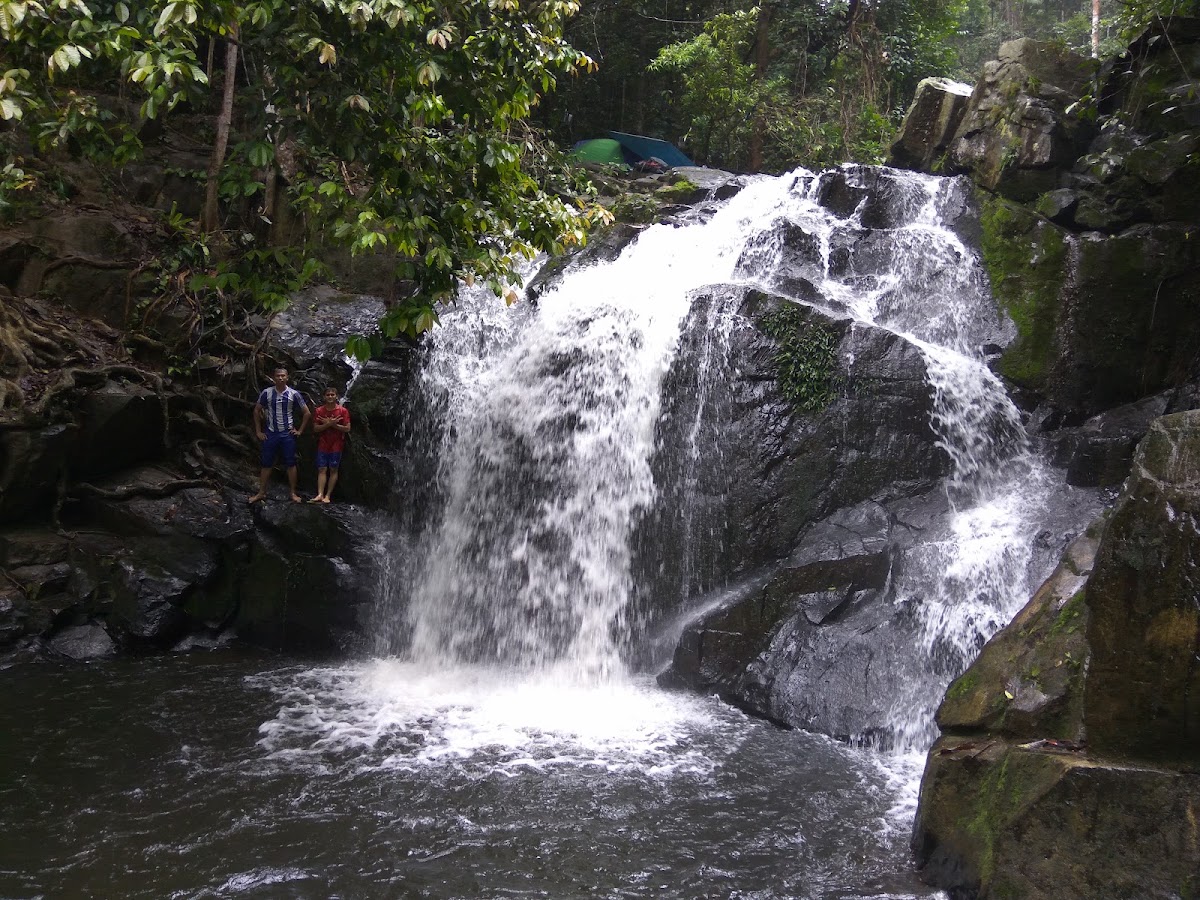Air terjun TEMBULUN BERASAP
