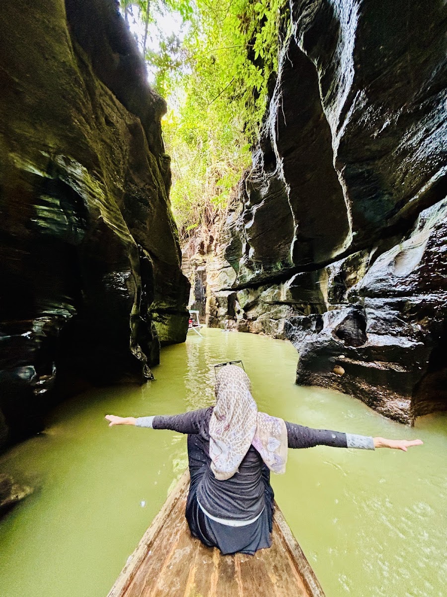 Air Terjun Gulamo (Green Canyon Kampar)
