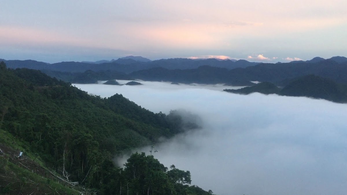 BUKIT SENAYAN DESA BULO KEC. BULO (NEGERI ATAS AWAN)