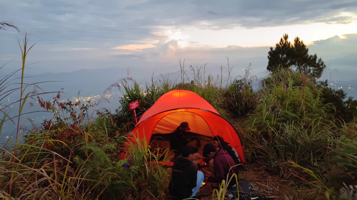 Puncak Gunung Sesean