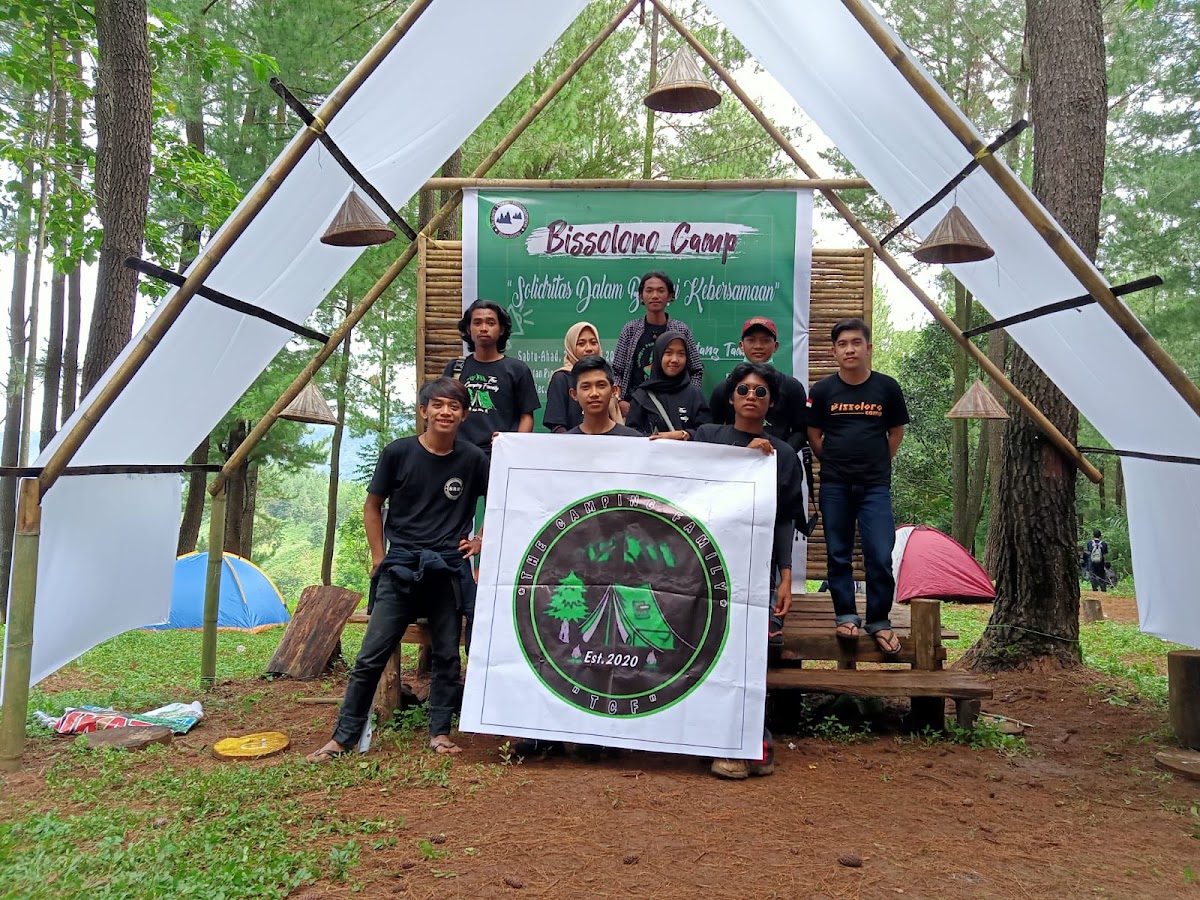 Hutan Pinus RITA MALOMPOA BISSOLORO