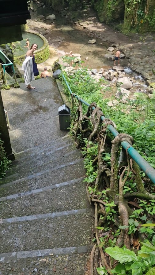 Kanto Lampo Waterfall