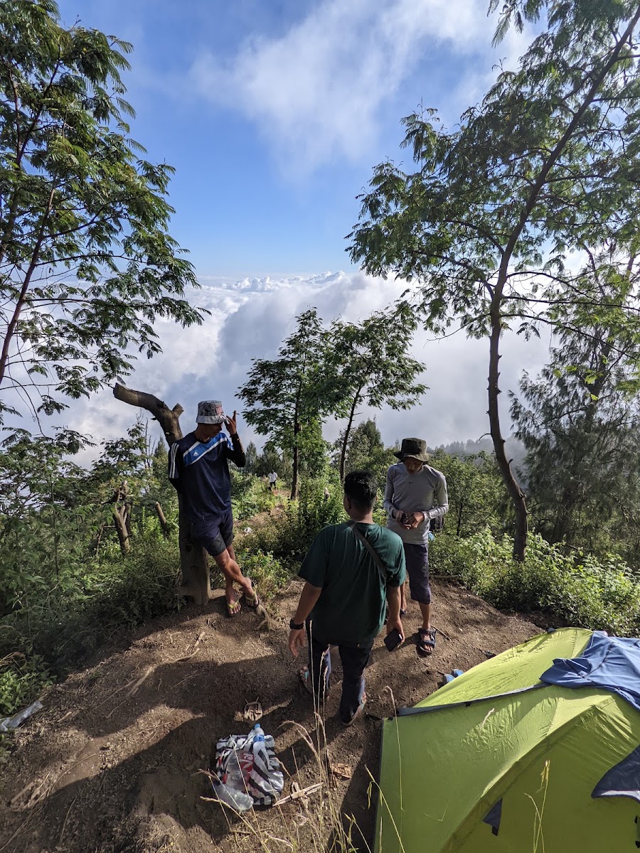 Base Camp Gunung Agung Via Edelweis