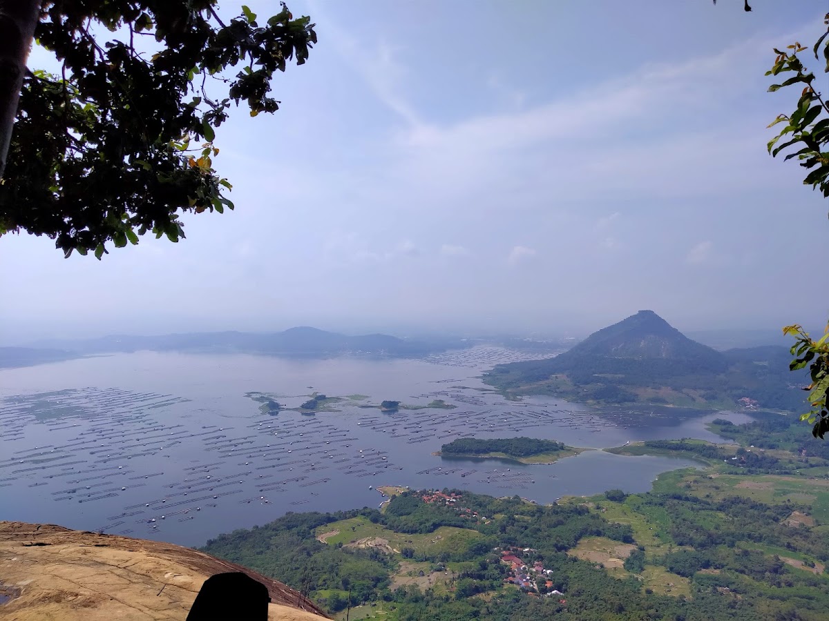 Wisata Alam Gunung Lembu Purwakarta