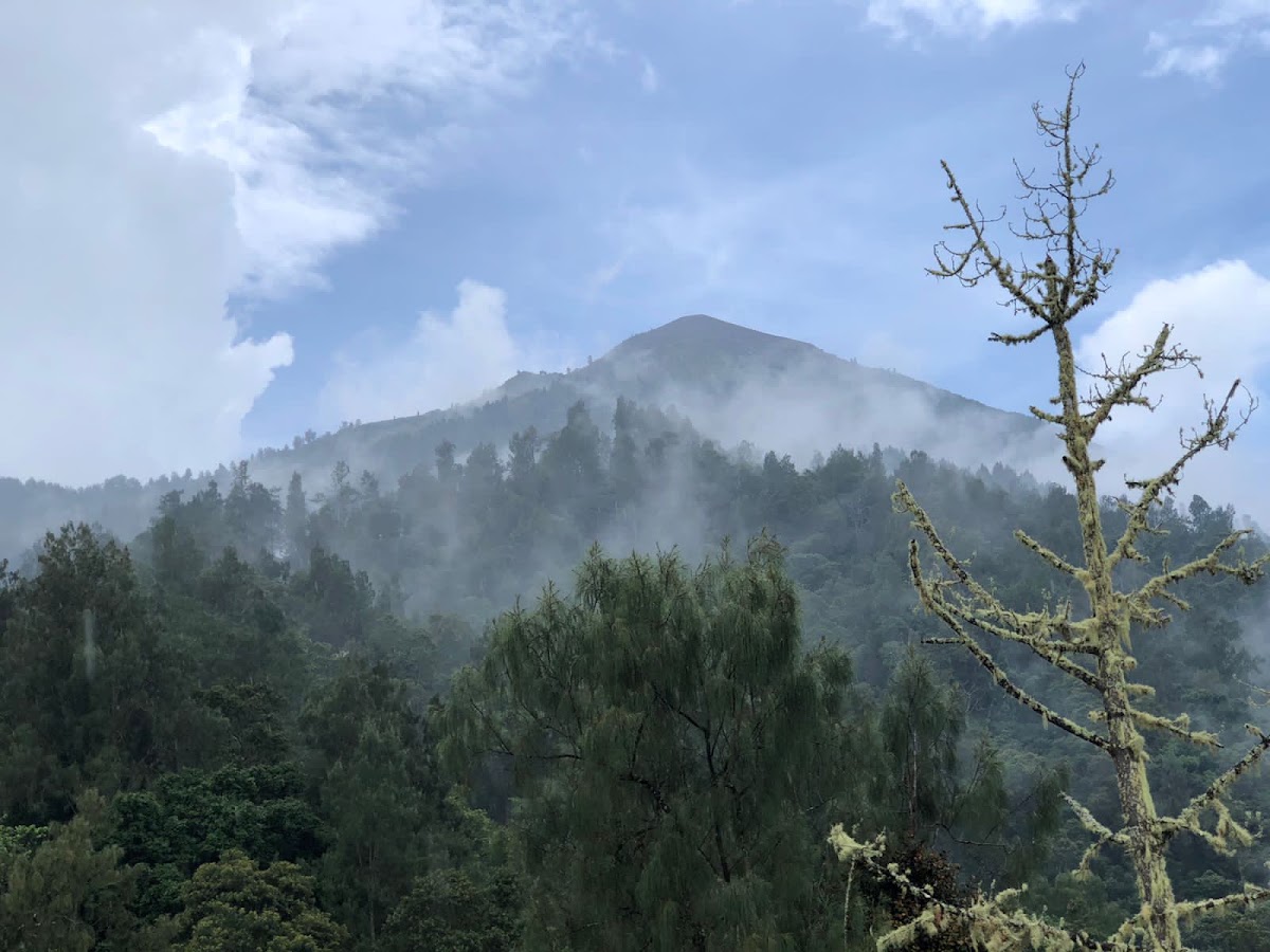 Pendakian Gunung Agung Jalur Telaga Maya
