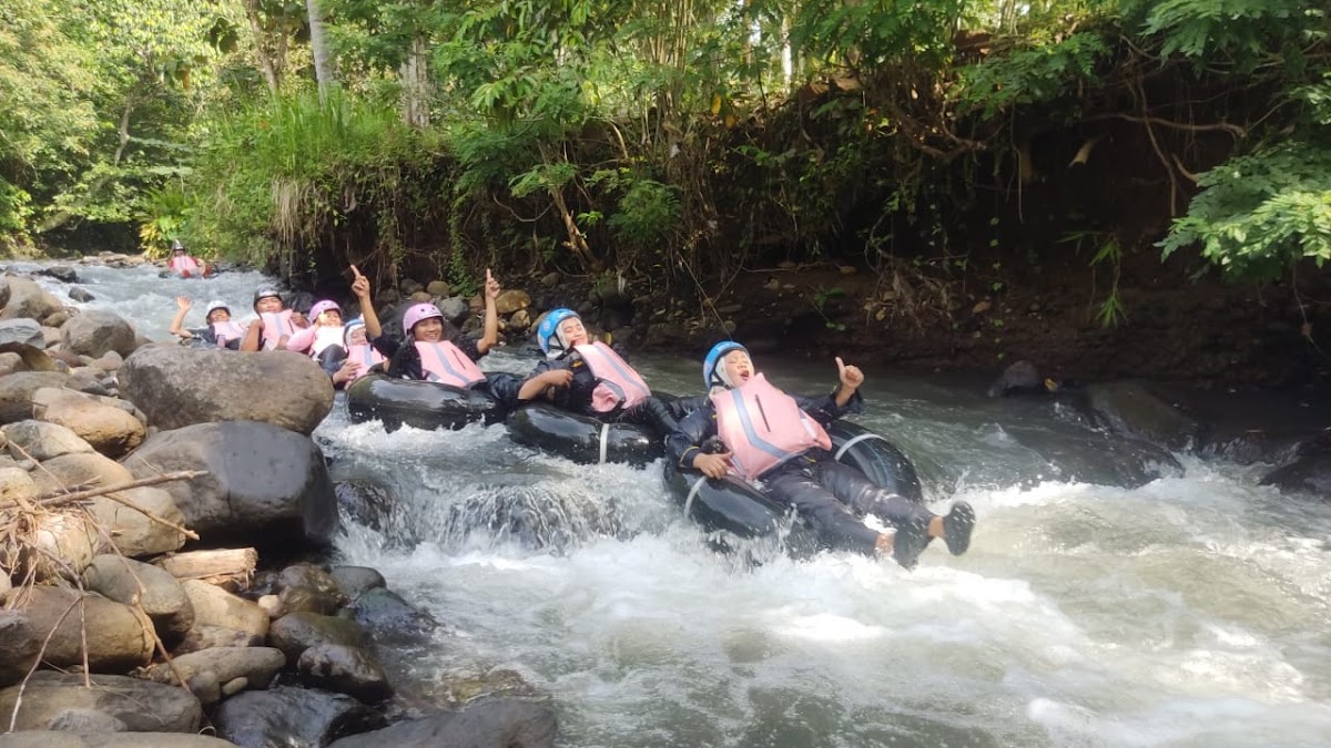 BASE CAMP 1 SUPERCAMP LIBERTY ( River Tubing)