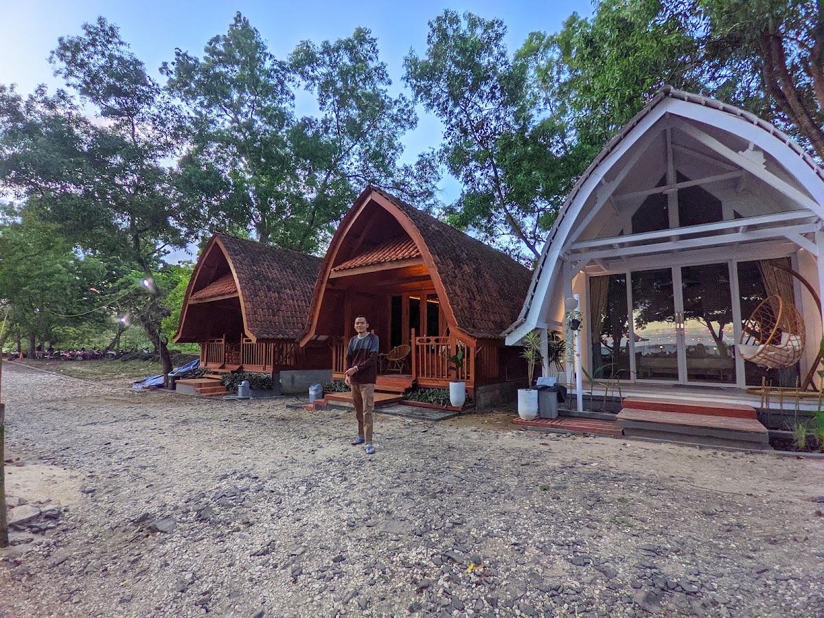 Lampion Camping Ground Pulo Manuk Sawarna