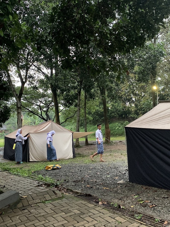 Lembur Kemah Kampoeng Kalapa