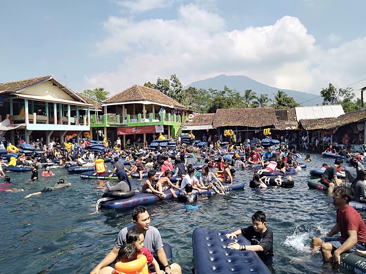 Wisata Alam Cikoromoy