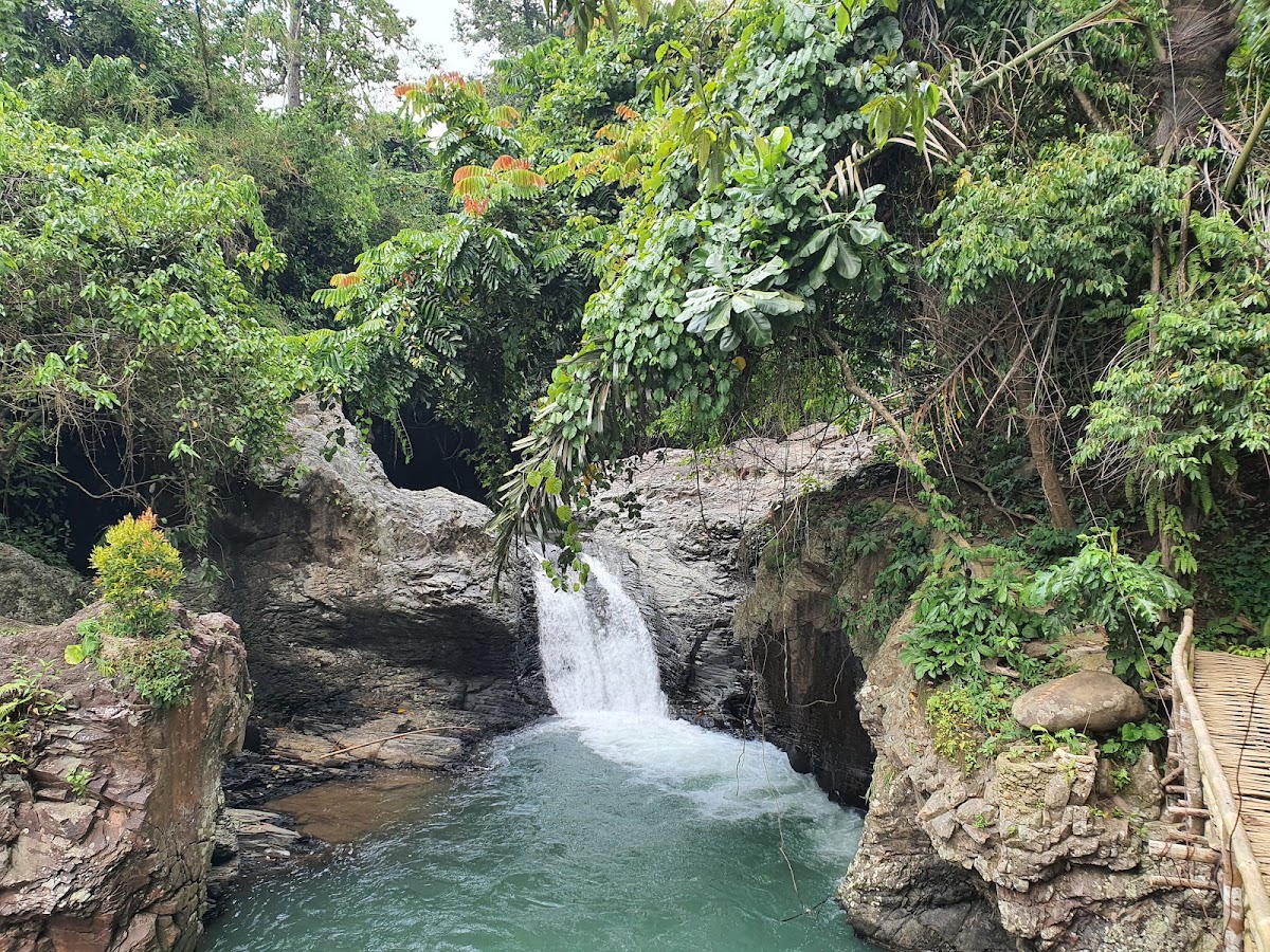 Curug Leuwi Putih Pandeglang