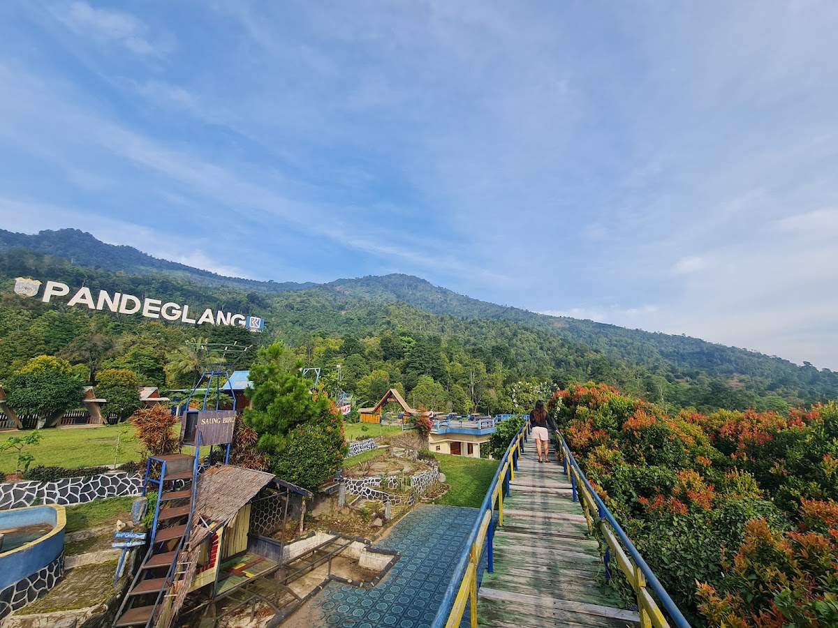 Wisata Gunung Karang