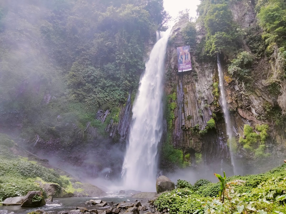 Air Terjun Tri Muara Karang