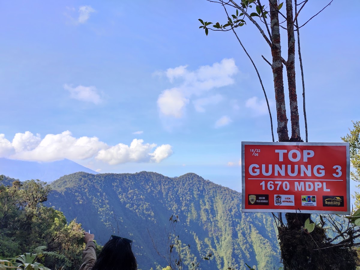 Gunung 3 Bengkulu Utara