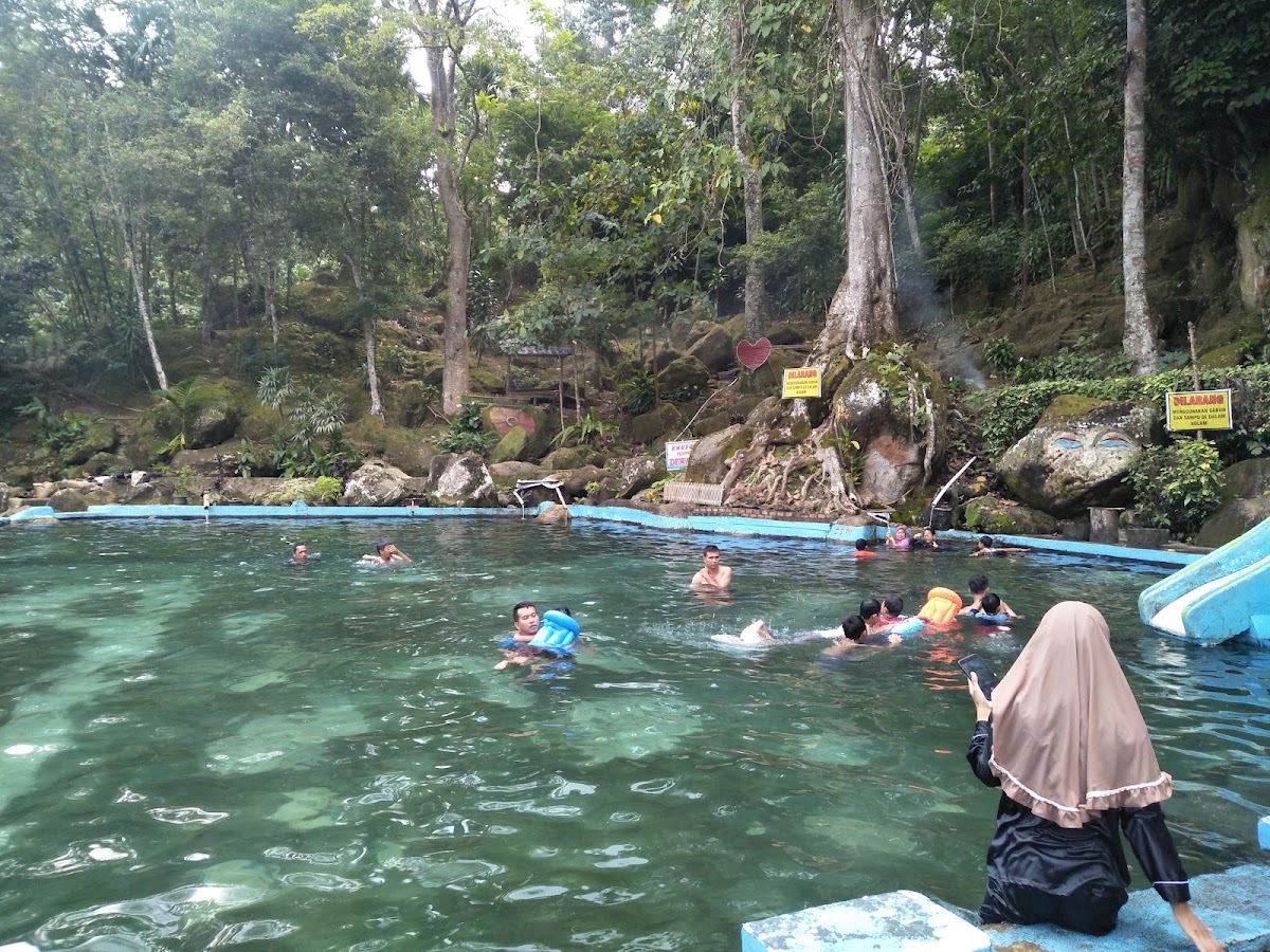 Kawasan Wisata Suban Air Panas Curup