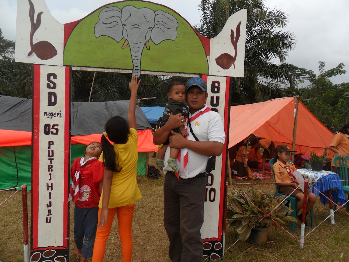 Lapangan Bumi perkemahan RINDANG BULAN SUKA MAJU