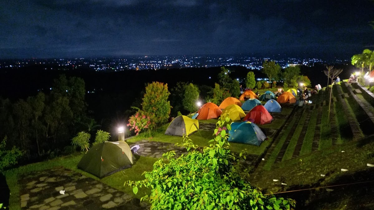 Watu Tapak Camp Hill