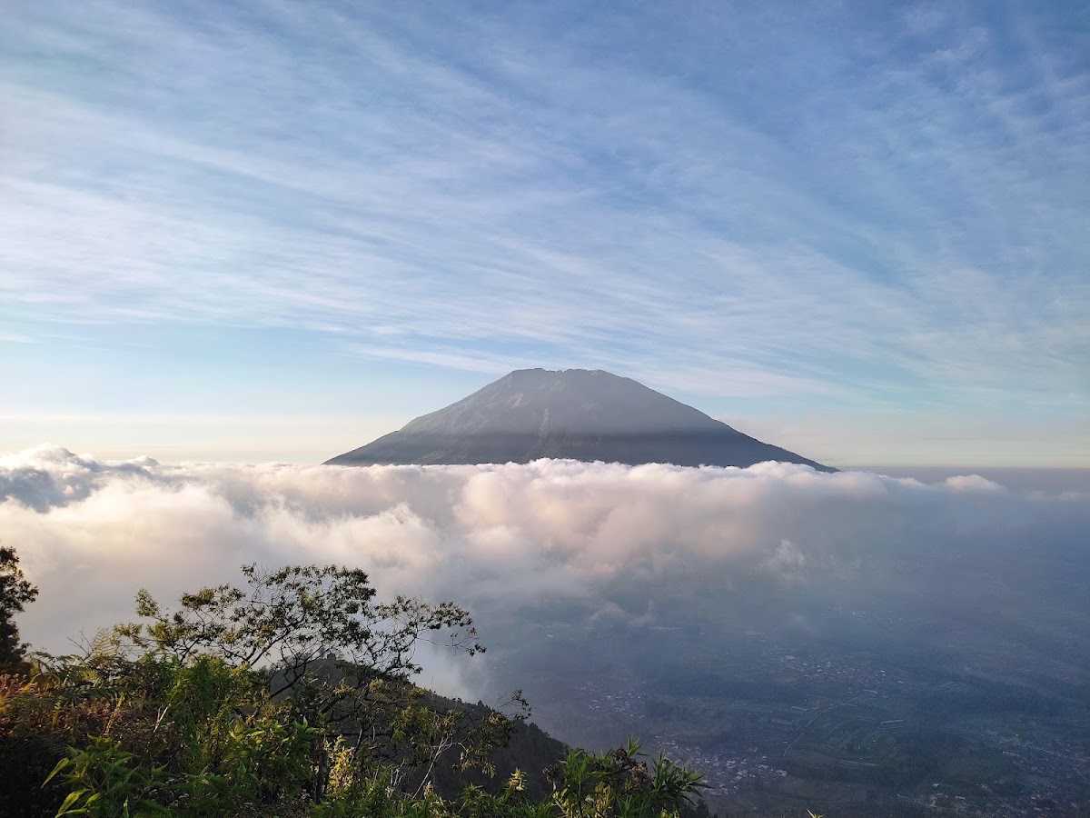Puncak Gunung Telomoyo