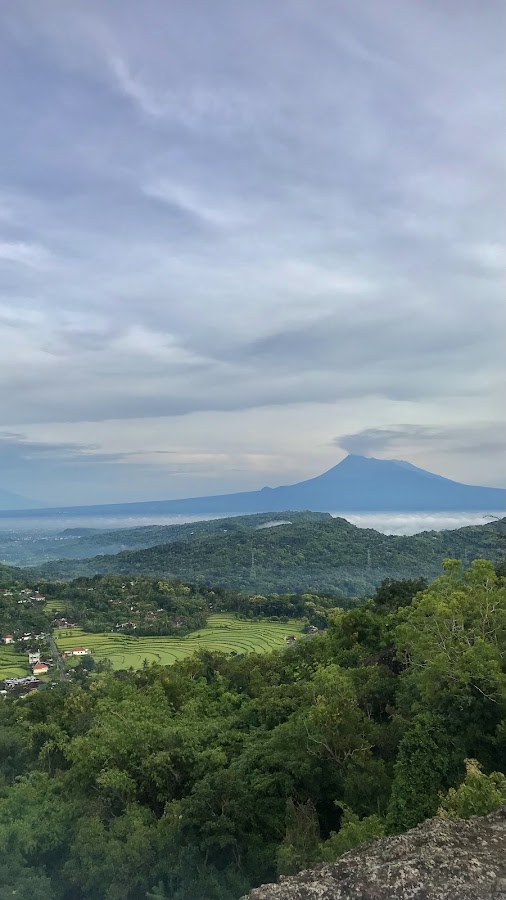 Puncak Gunung Api Purba Nglanggerang