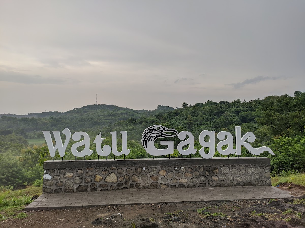 Bukit Watu Gagak