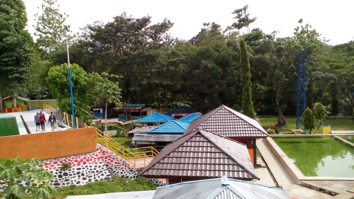 Wisata Pemandian Air Panas Lombongo