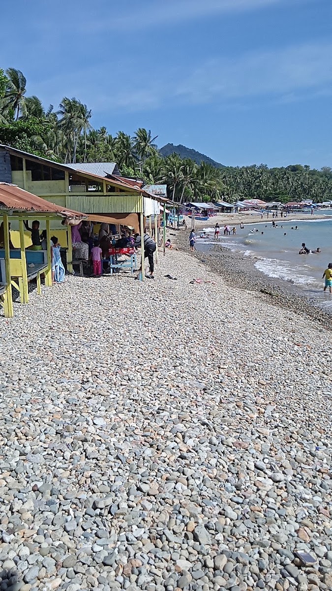 Pantai Botutonuo