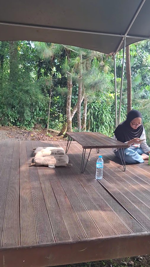Banyu Pinus Camper Park