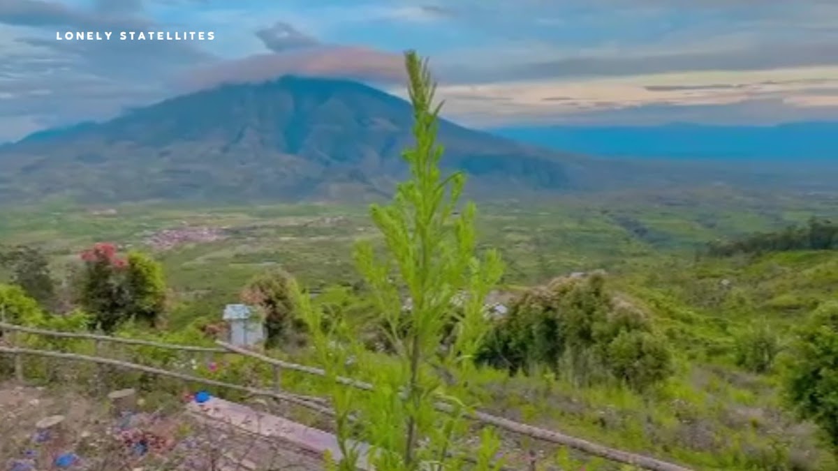 Camp pondok panorama lereng gunung masurai