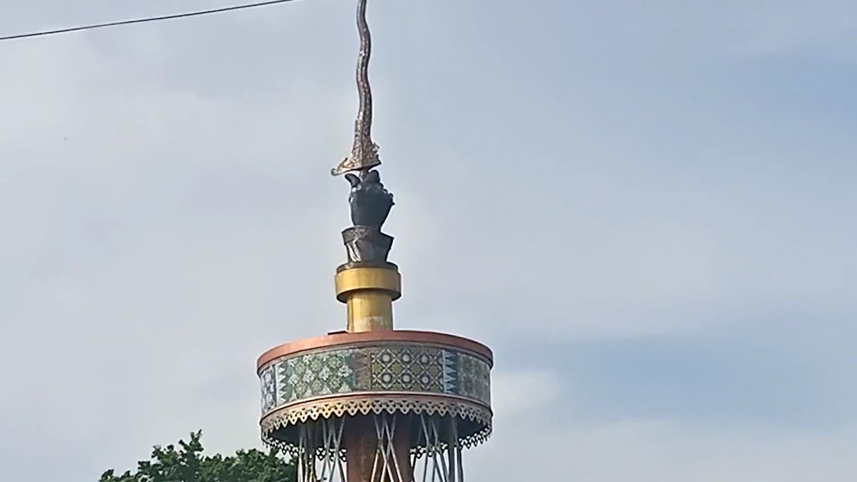 Tugu Keris Siginjai